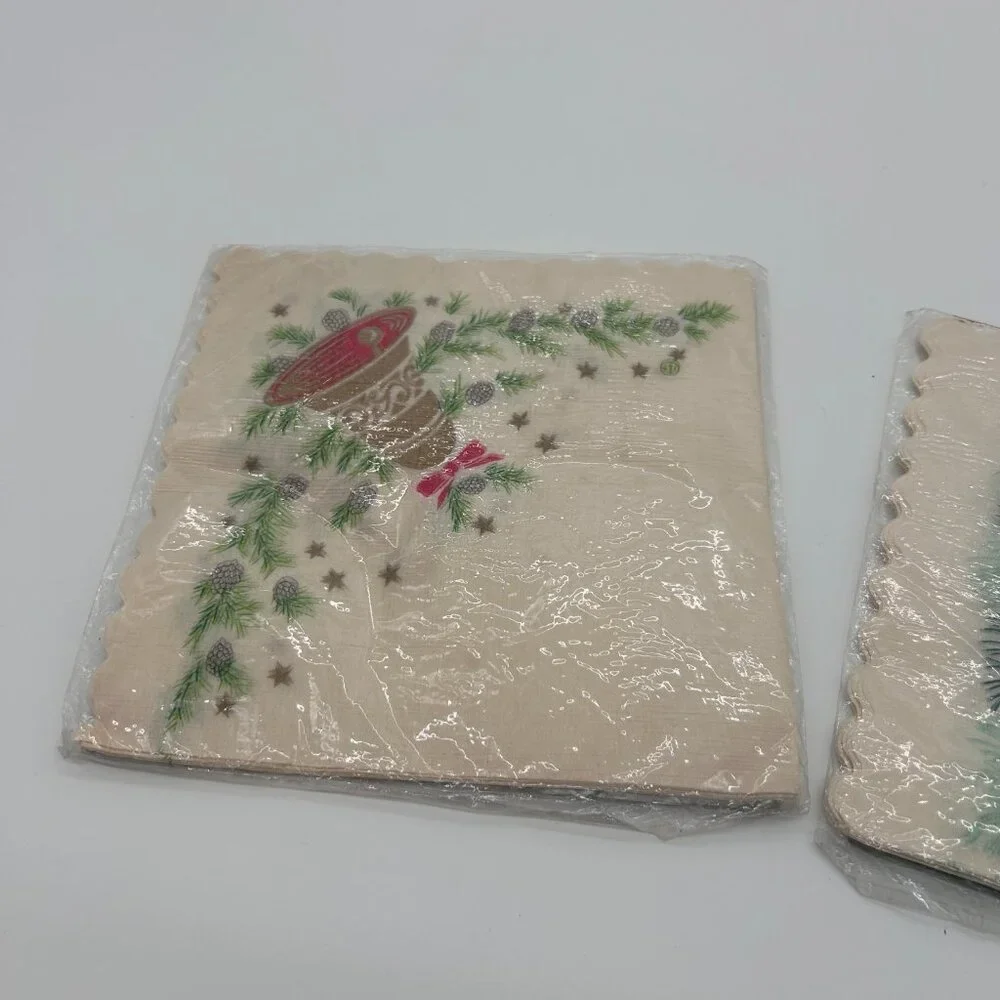 Rice Paper Luncheon Napkins Silk Effect Japan‎ vintage Christmas Holly Candles